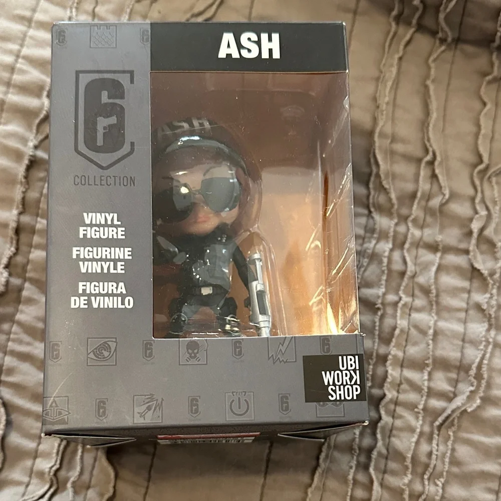 Ash Vinyl Figure